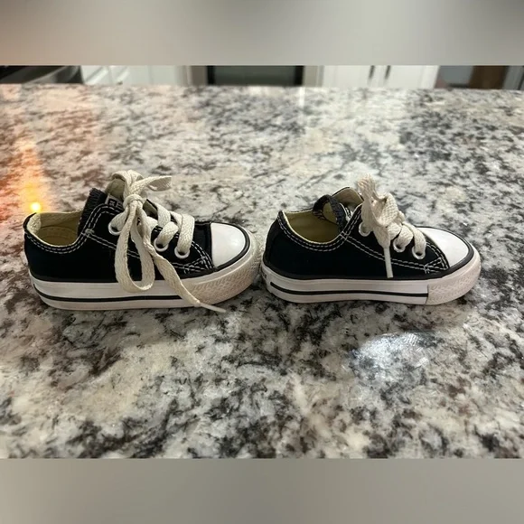 Black Toddler Converse Sneakers Shoe - Picture 5 of 6